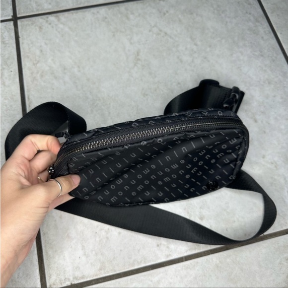Lululemon Motif Mirrorify Reflective Everwhere Belt Bag - Picture 7 of 8